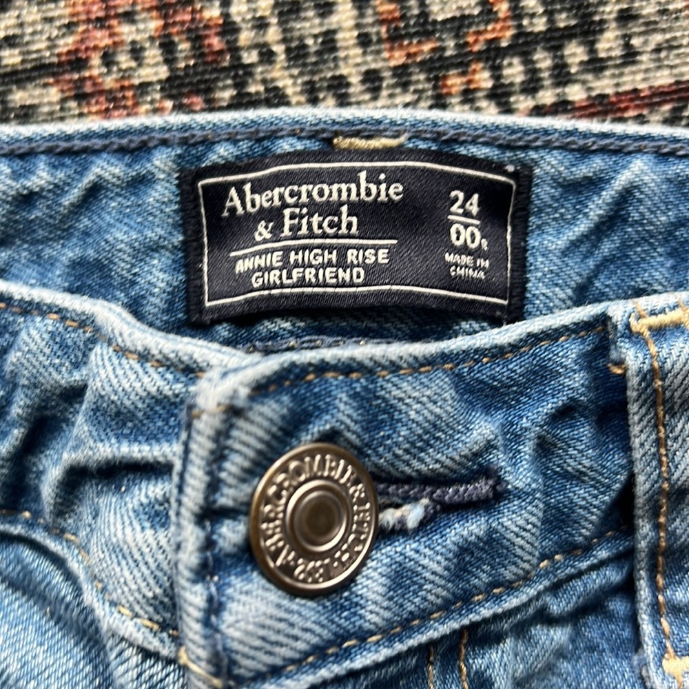Floral Embroidered Abercrombie & Fitch Jeans - Picture 2 of 3
